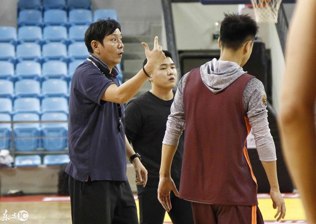 星空体育官网-里尔训练开放日；冲刺阶段临场应变引欢呼；CBA常规赛在即；团队化学反应显著的简单介绍