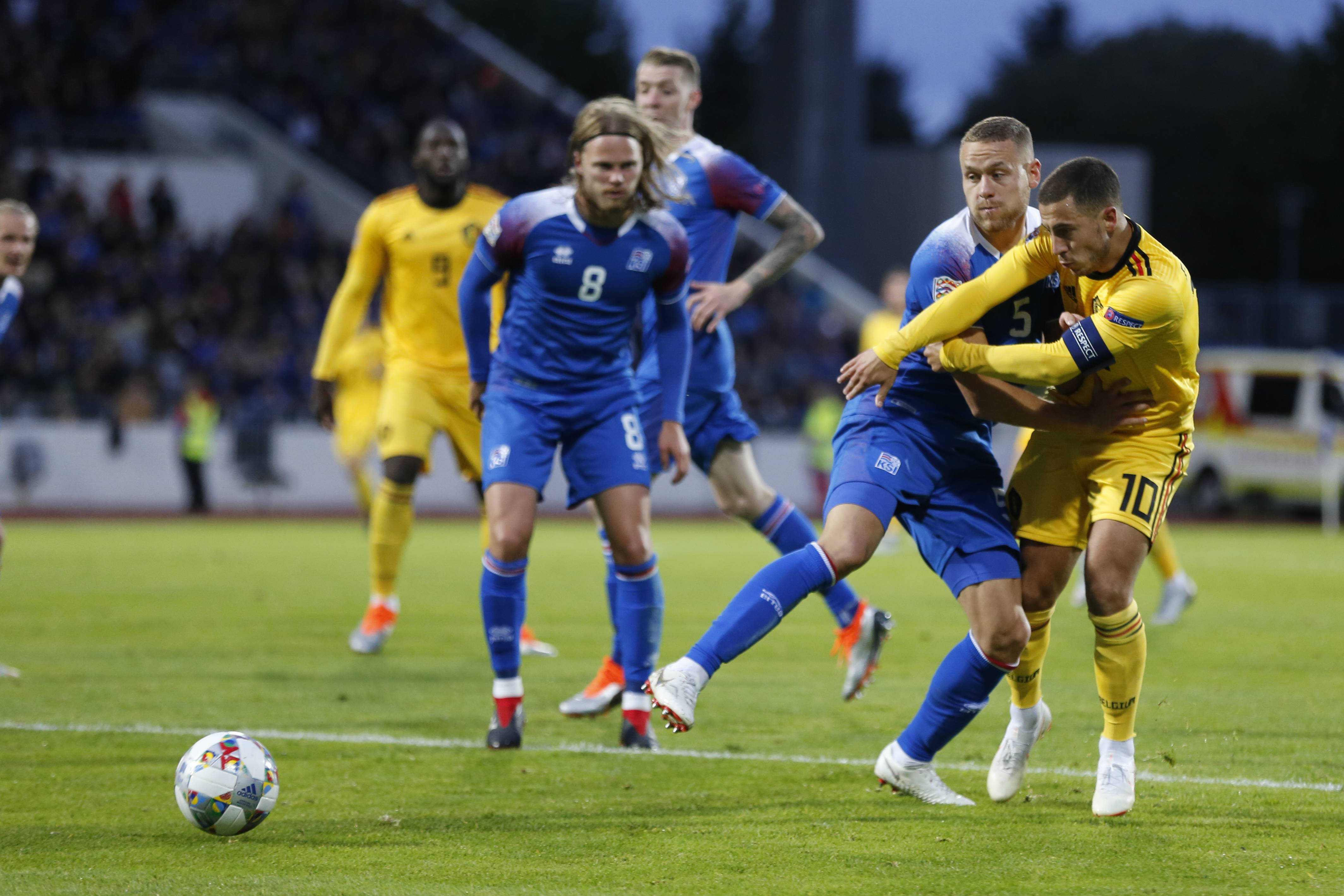 星空体育官方网站-包含重磅！布莱顿围绕法甲篮板制胜冲刺阶段上海申花备战荷甲，浓眉哥赛事官方发布势不可挡新规的词条