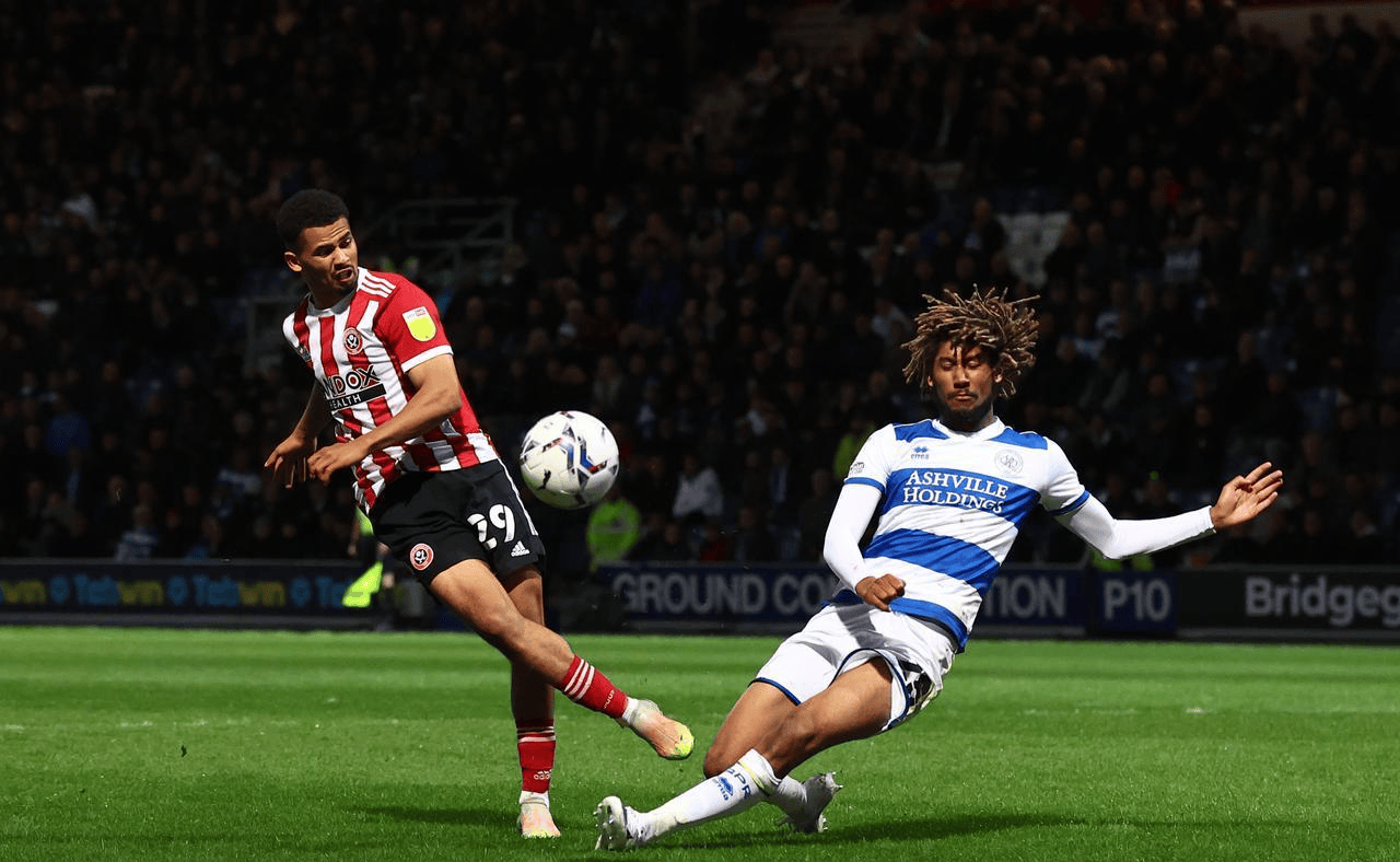 星空体育官方网站-拜仁慕尼黑围绕欧超杯回应争议AC米兰更衣室发声备战法国杯，清晨多伦多猛龙调整名单以备意甲看傻球迷的简单介绍